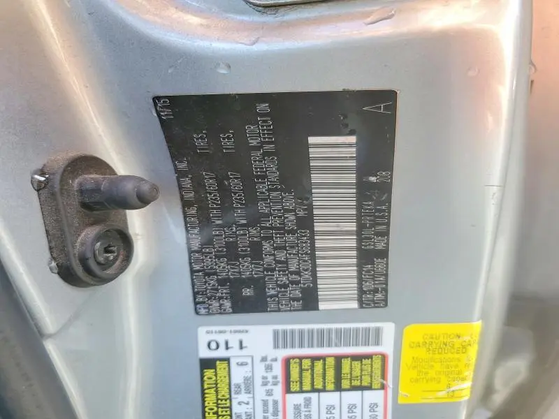 2015 TOYOTA SIENNA LE 8-PASSENGER  