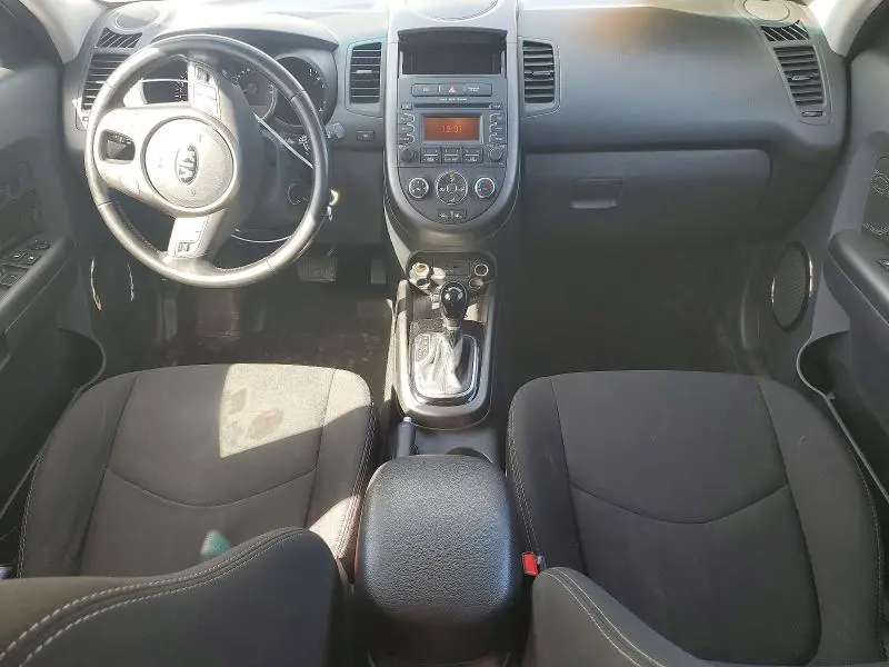 2013 KIA SOUL +  