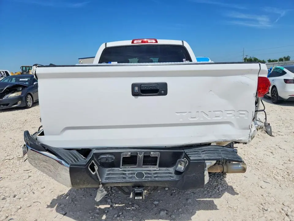 2018 TOYOTA TUNDRA CREWMAX LIMITED  