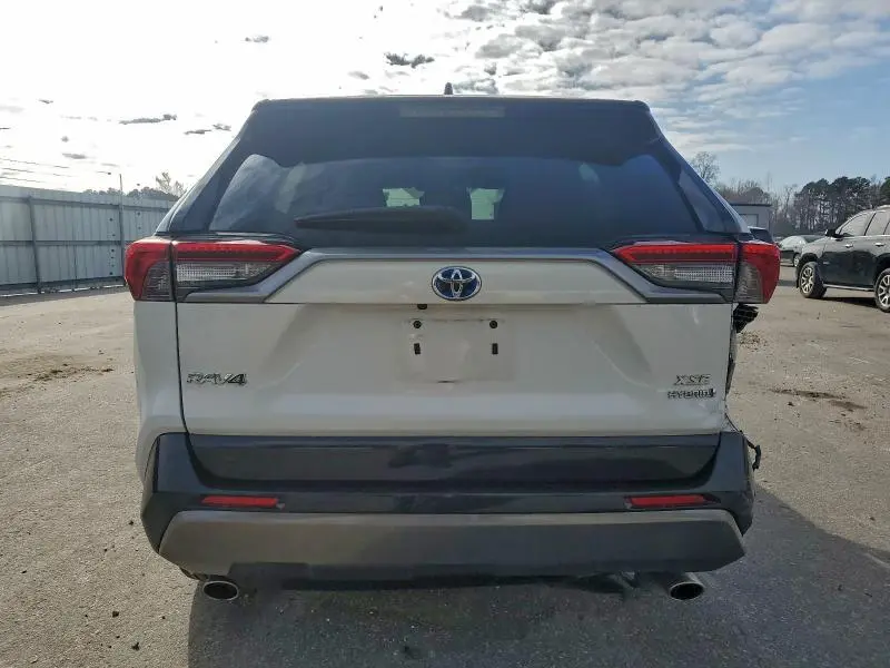2019 TOYOTA RAV4 XSE  