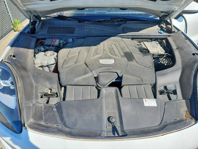 2019 PORSCHE CAYENNE   
