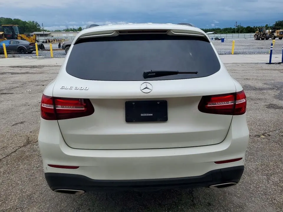 2019 MERCEDES-BENZ GLC 300  