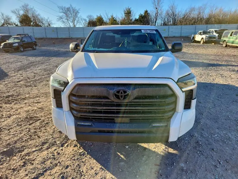 2023 TOYOTA TUNDRA SR5  