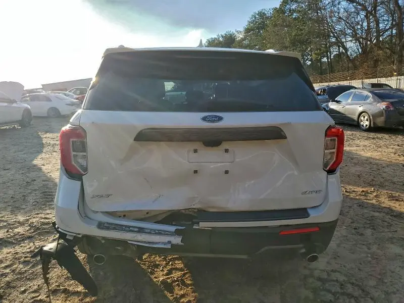 2022 FORD EXPLORER XLT  