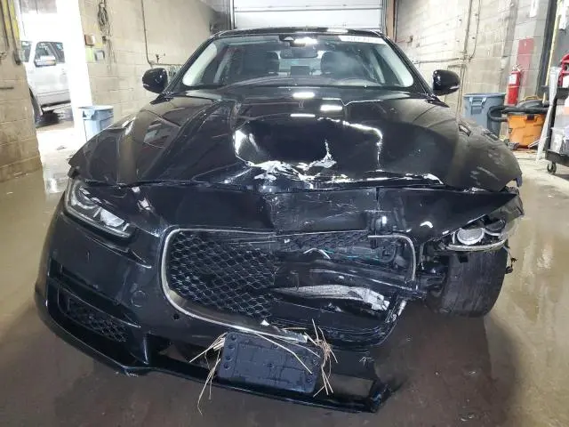 2018 JAGUAR XE PREMIUM  