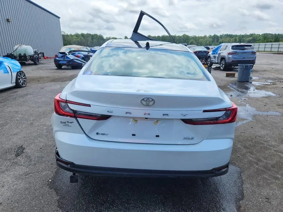 2025 TOYOTA CAMRY   