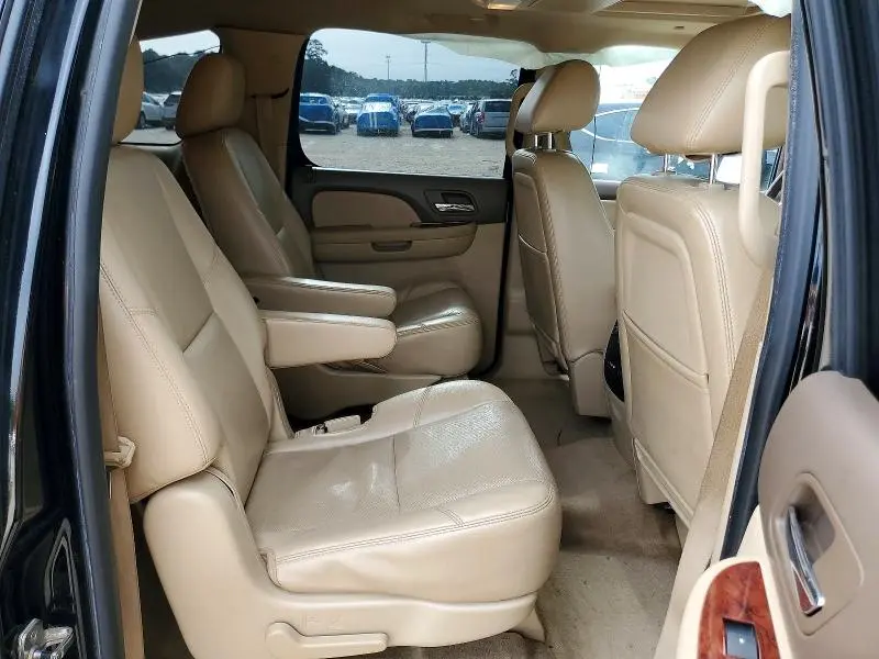 2011 CHEVROLET SUBURBAN C1500 LTZ  