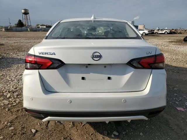 2023 NISSAN VERSA SV  