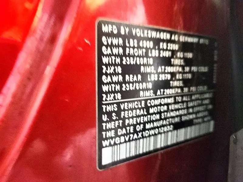 2013 VOLKSWAGEN TIGUAN S  