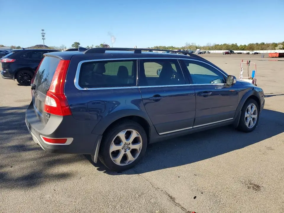 2011 VOLVO XC70 T6  