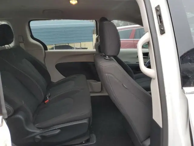 2020 CHRYSLER VOYAGER L  