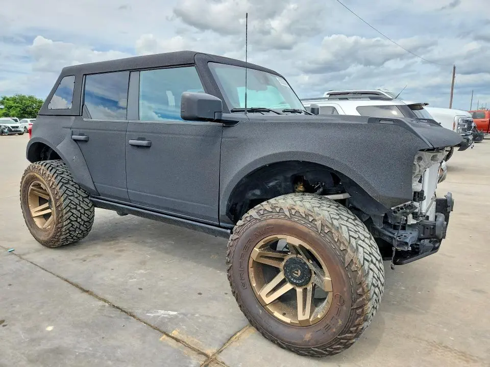 2023 FORD BRONCO BASE  