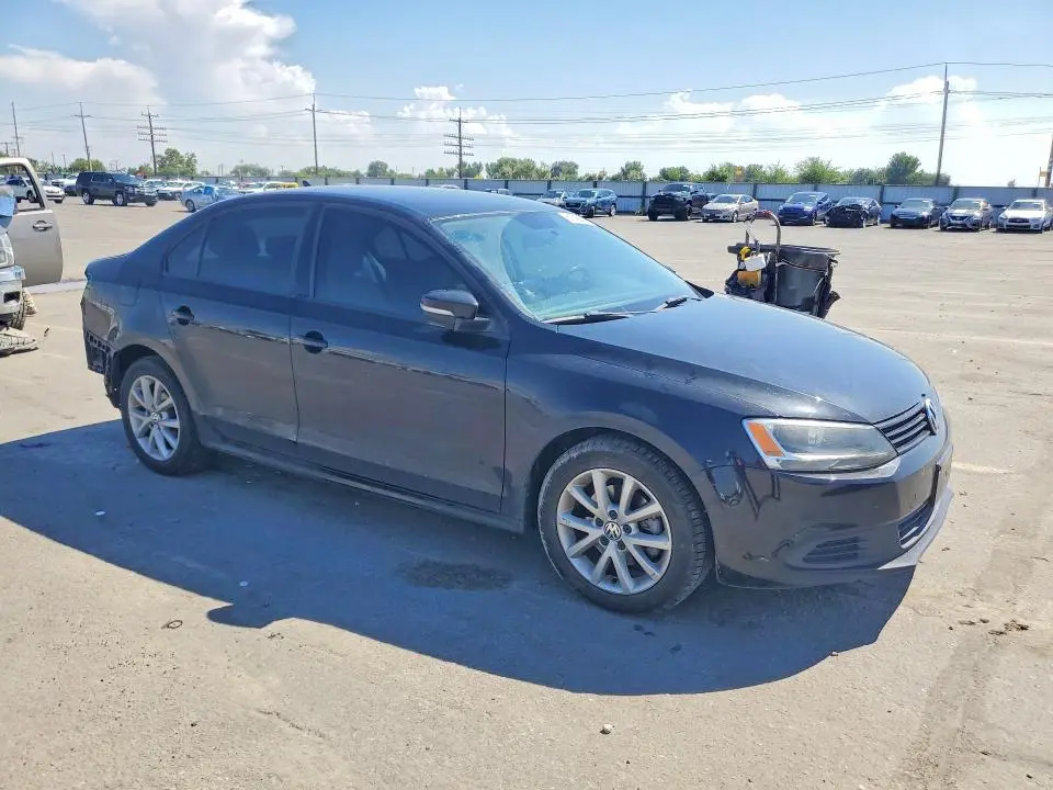 2012 VOLKSWAGEN JETTA SE  