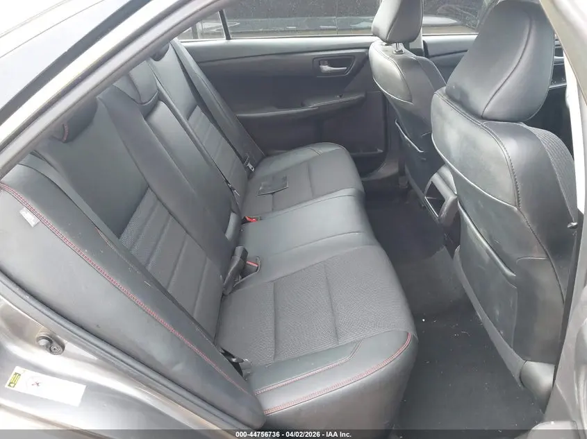2016 TOYOTA CAMRY SE