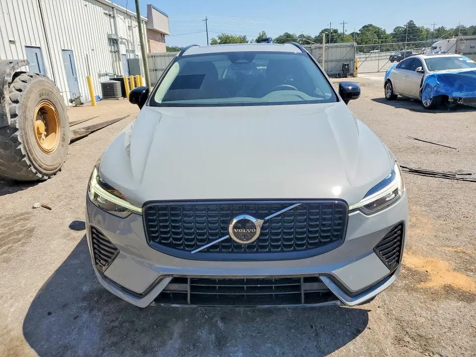 2025 VOLVO XC60 PLUS  