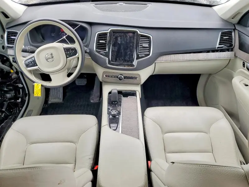 2023 VOLVO XC90 PLUS  