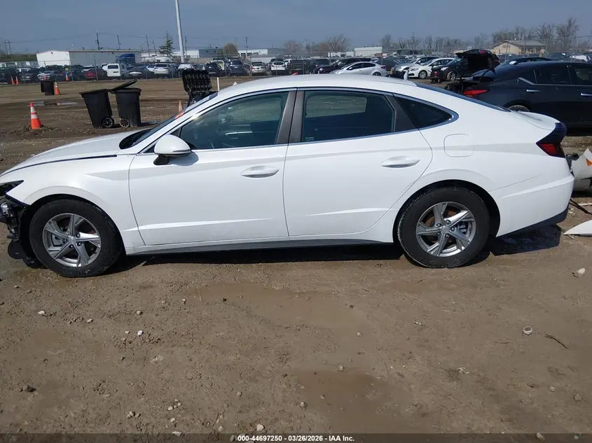2022 HYUNDAI SONATA SE