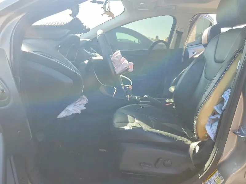 2015 FORD FOCUS SE  