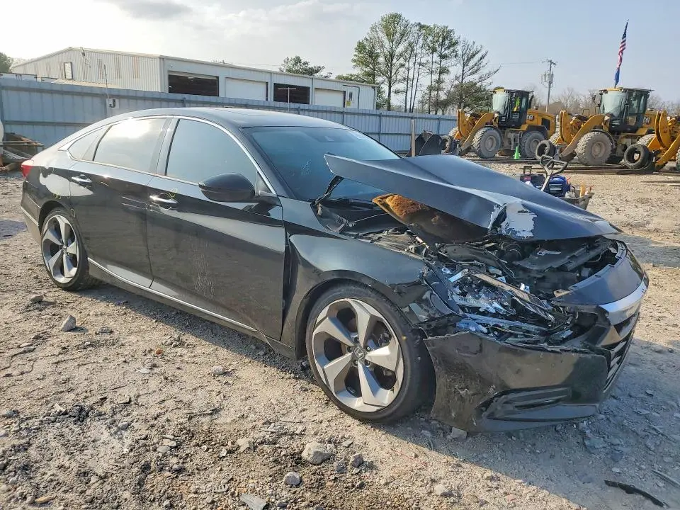 2018 HONDA ACCORD TOURING  