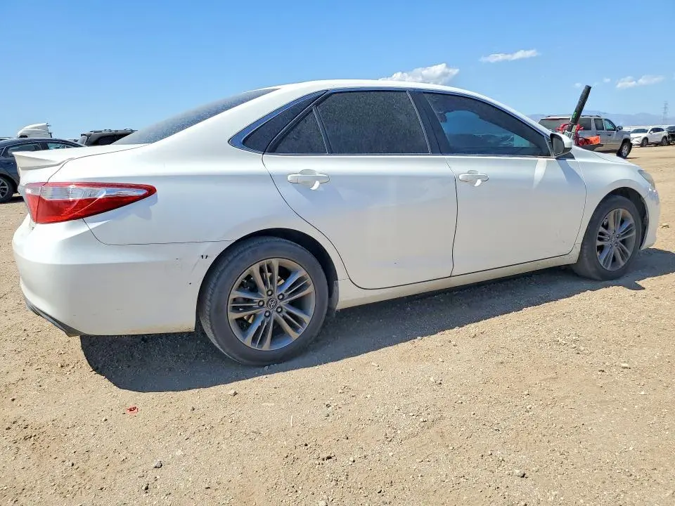2016 TOYOTA CAMRY SE  