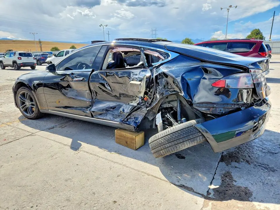 2015 TESLA MODEL S   