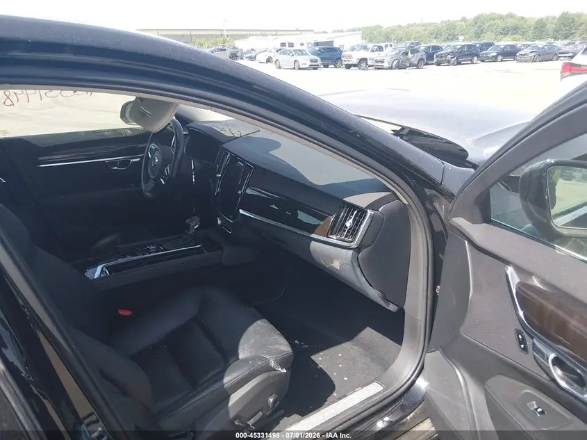 2018 VOLVO S90 T5 MOMENTUM