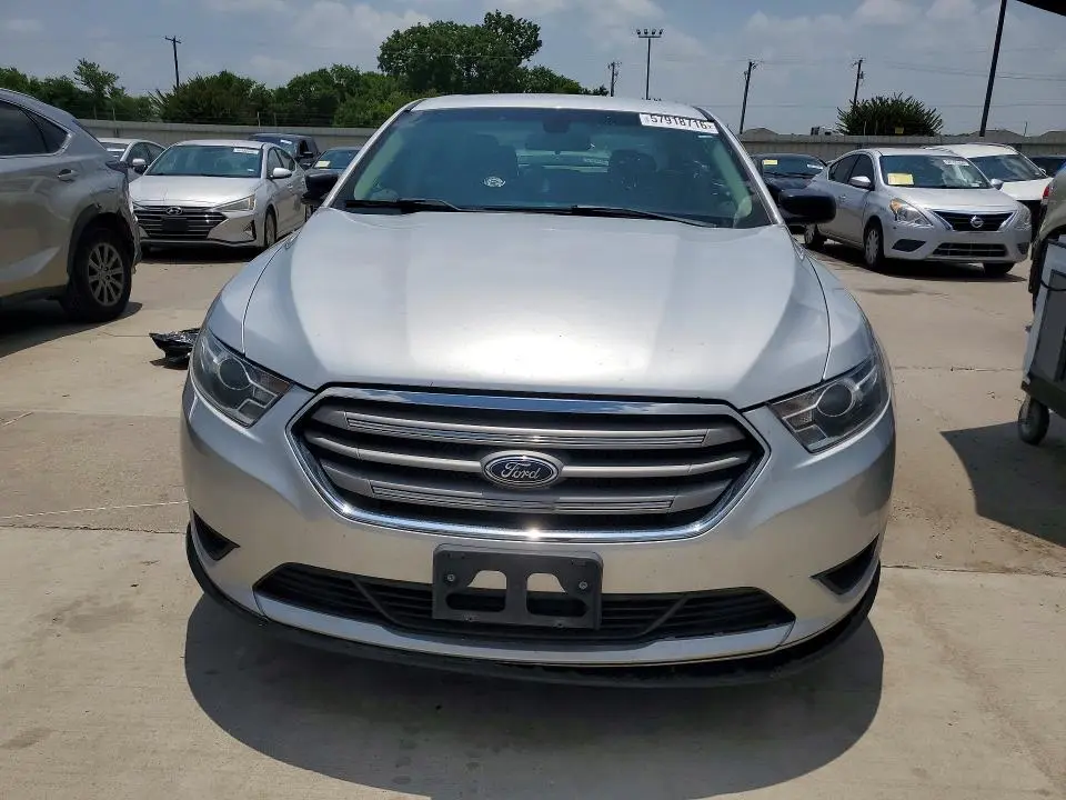 2016 FORD TAURUS SE  