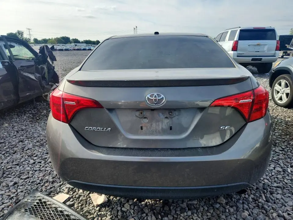 2017 TOYOTA COROLLA SE  