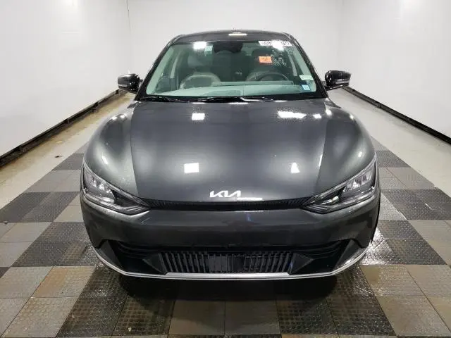 2024 KIA EV6 LIGHT  