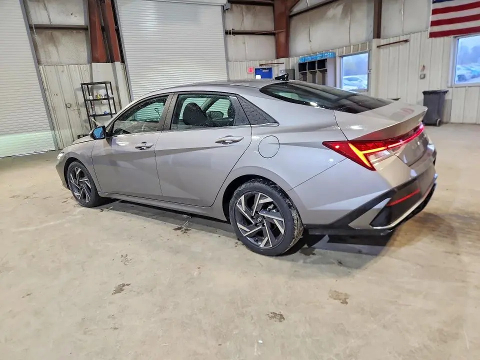 2025 HYUNDAI ELANTRA SEL  