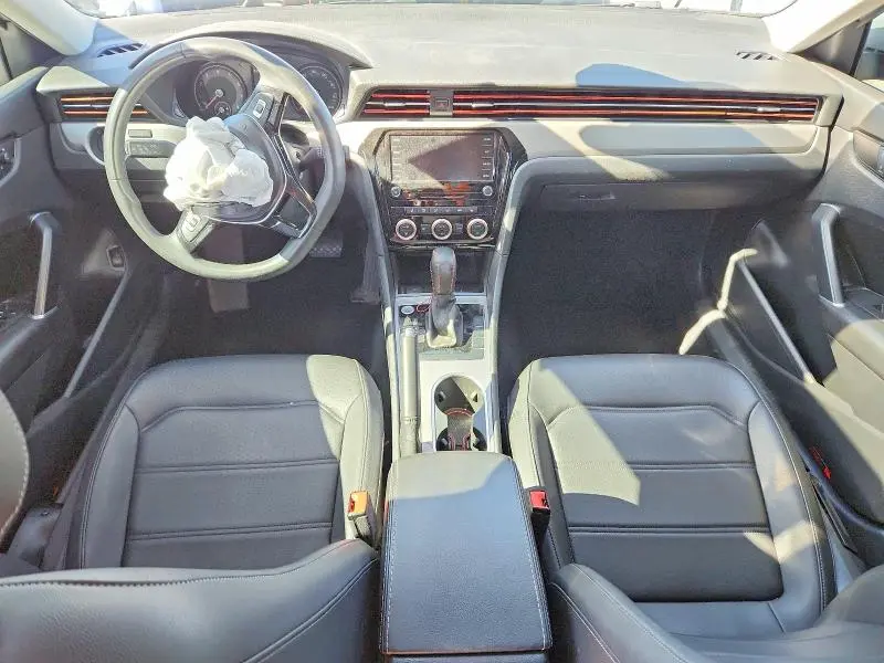 2021 VOLKSWAGEN PASSAT SE  