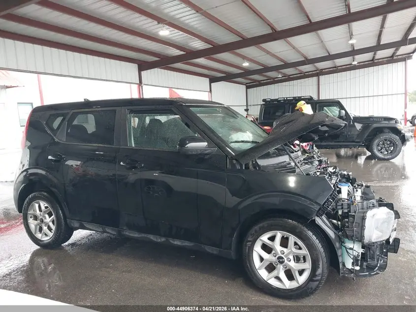 2022 KIA SOUL LX