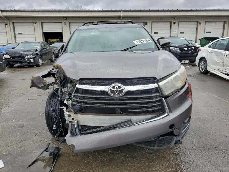 2015 TOYOTA HIGHLANDER LE  