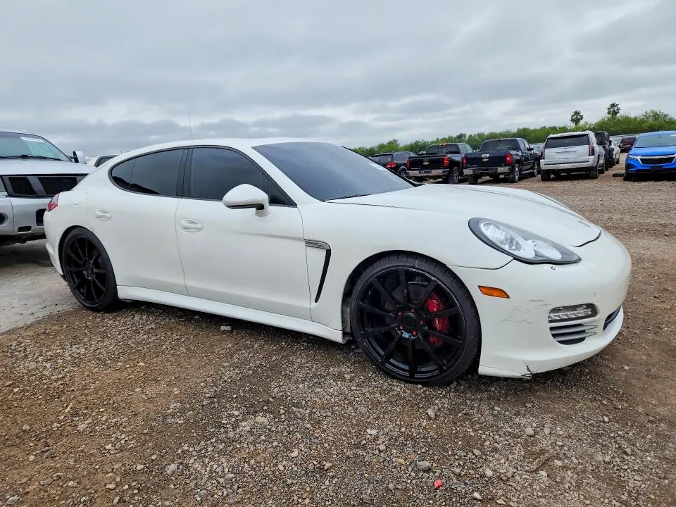 2011 PORSCHE PANAMERA 2  