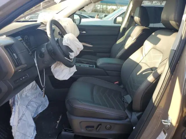 2024 NISSAN PATHFINDER PLATINUM  