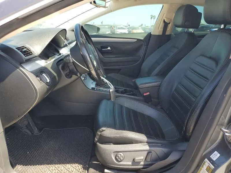 2013 VOLKSWAGEN PASSAT   