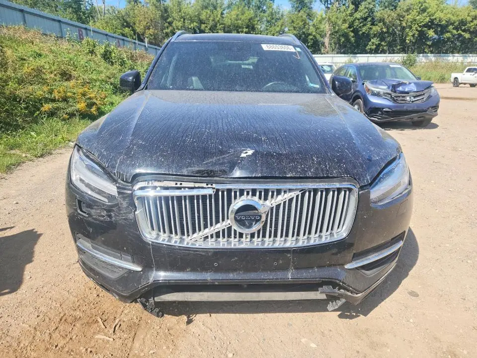 2016 VOLVO XC90 T6  