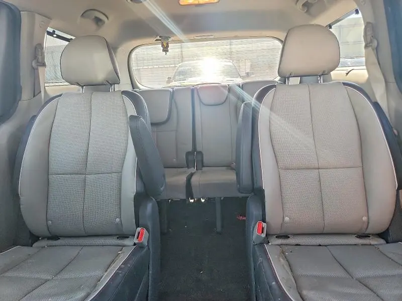 2016 KIA SEDONA SX  