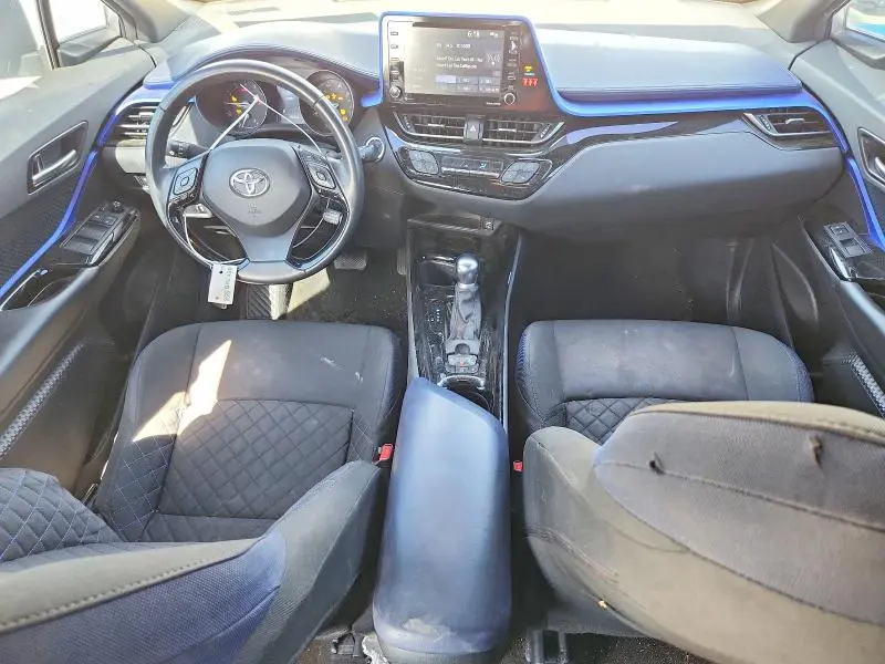 2020 TOYOTA C-HR XLE  