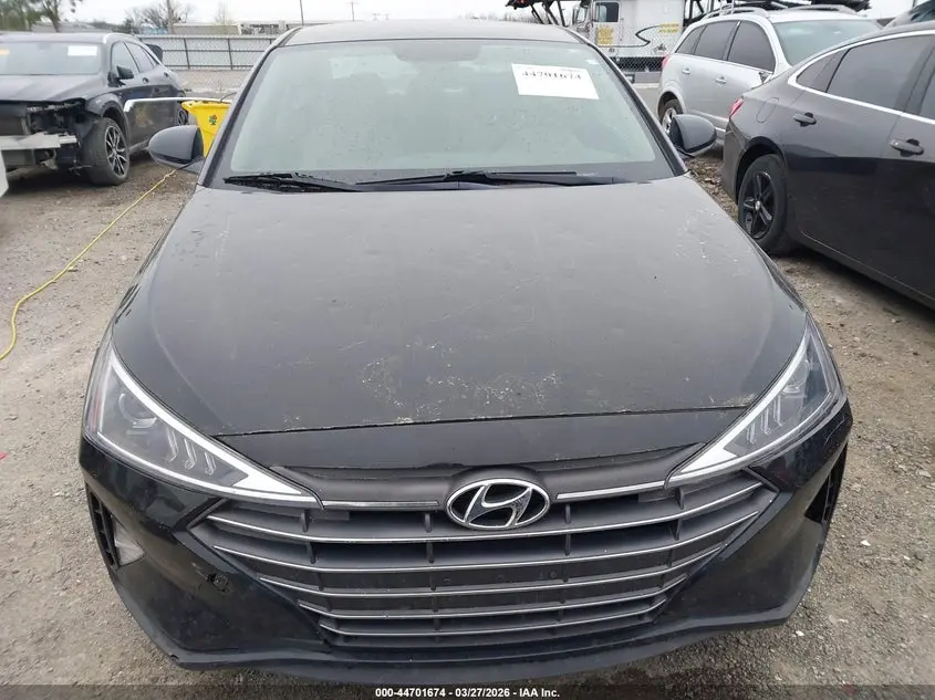2019 HYUNDAI ELANTRA SE