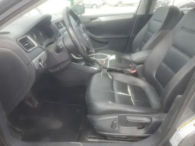 2013 VOLKSWAGEN JETTA SE  