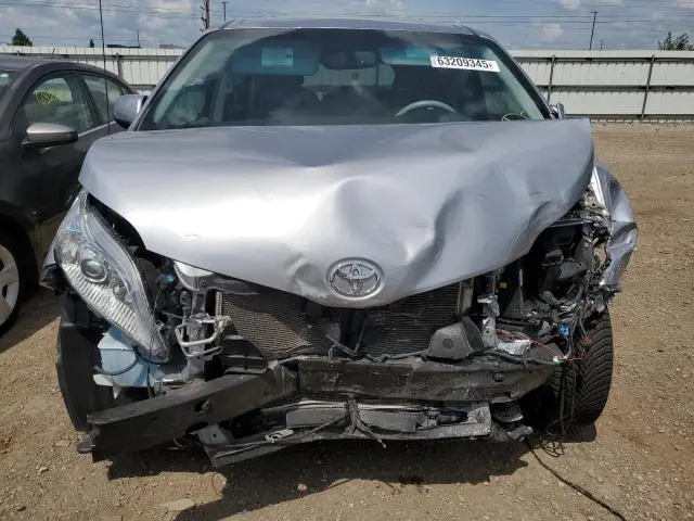 2012 TOYOTA SIENNA LE  