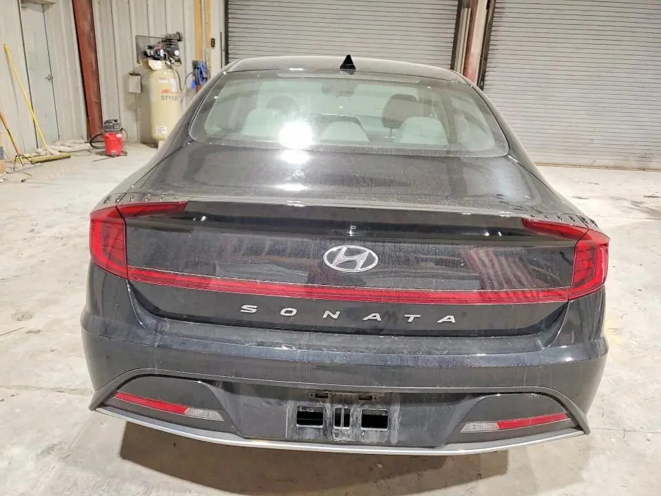 2022 HYUNDAI SONATA SE  