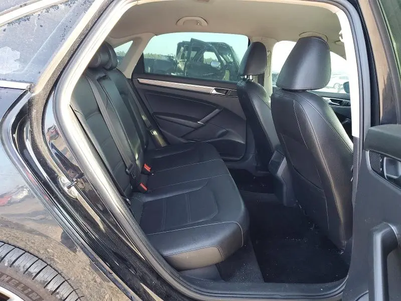 2017 VOLKSWAGEN PASSAT R-LINE  