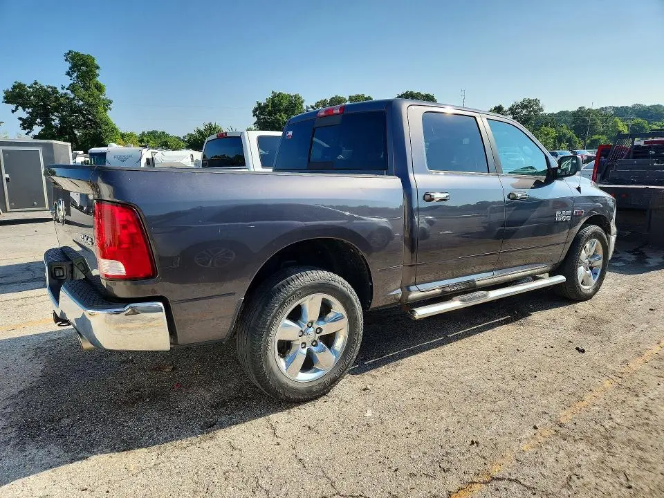 2015 RAM 1500 SLT  