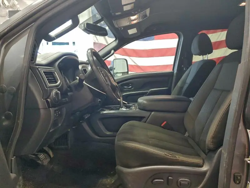 2018 NISSAN TITAN SV  