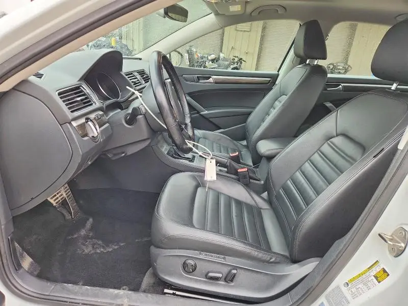 2016 VOLKSWAGEN PASSAT SEL  