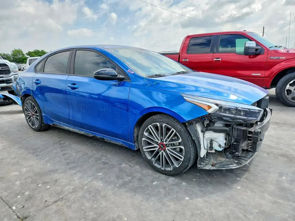 2023 KIA FORTE GT  