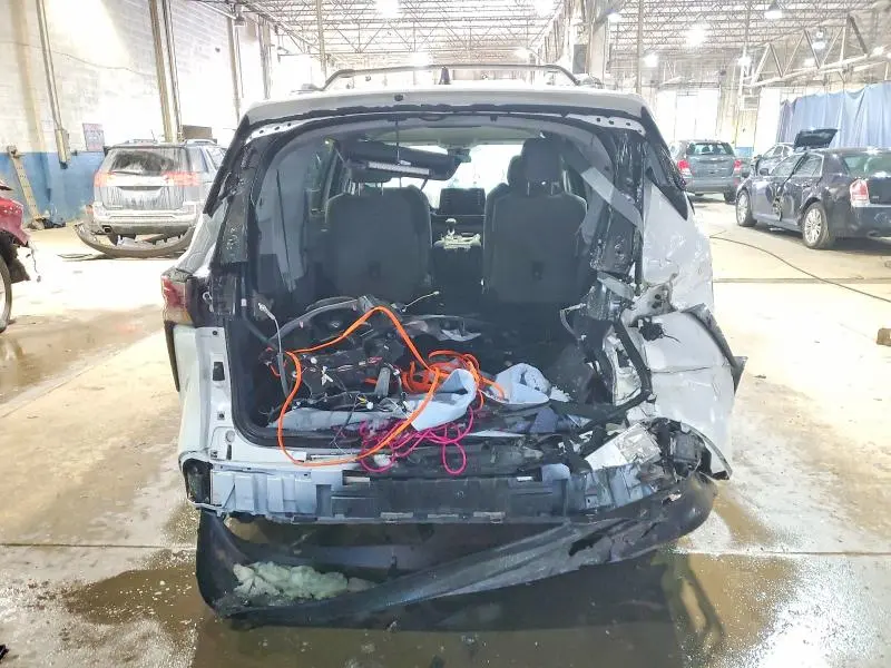 2023 TOYOTA SIENNA LE 8-PASSENGER  