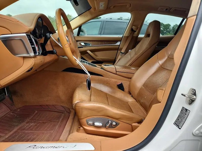 2011 PORSCHE PANAMERA 2  
